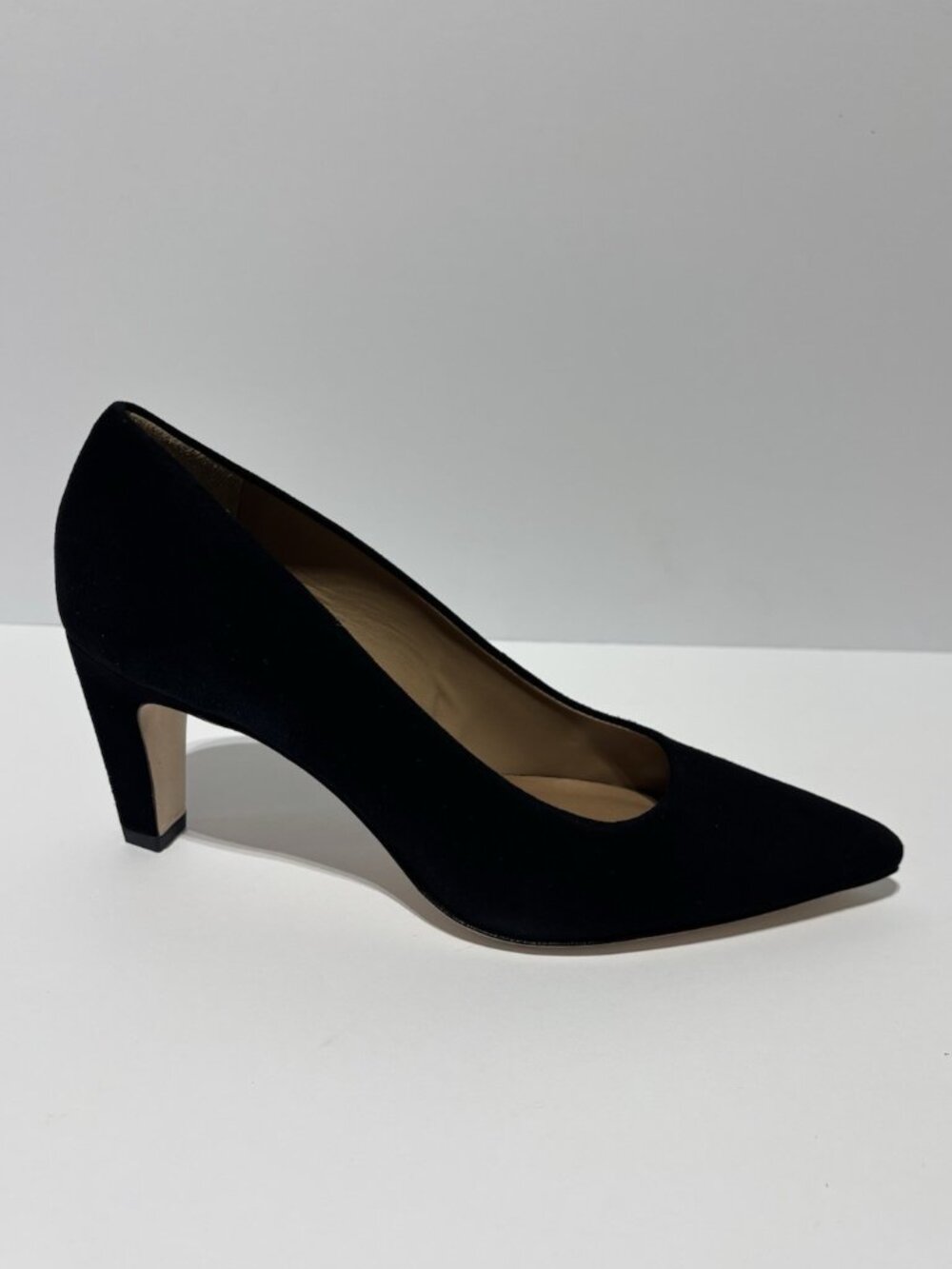Bernardo Women’s Giselle Black Suede Pumps, Size 7.5 M